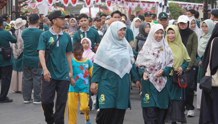 Ribuan Peserta Ikuti Jalan Sehat Syukuri 43 Tahun Perjalanan PPMI Assalaam