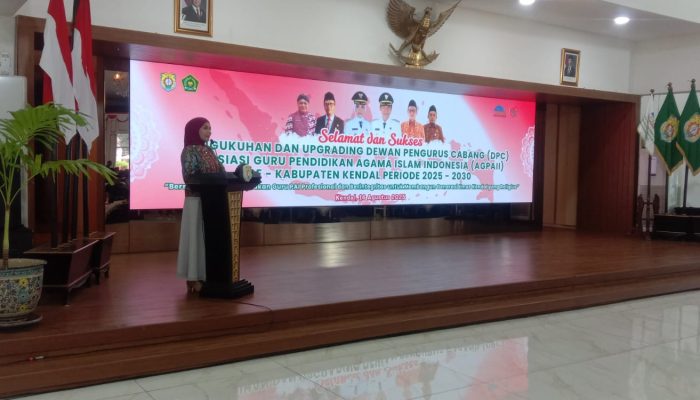Bupati Kukuhkan dan Upgrading DPC AGPAII Se-Kabupaten Kendal Periode 2025-2030