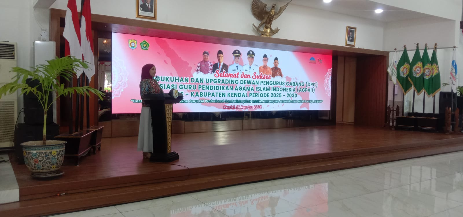 Bupati Kukuhkan dan Upgrading DPC AGPAII Se-Kabupaten Kendal Periode 2025-2030