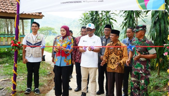 Bupati Resmikan Rehabilitasi Tubing Genting Program TJSL PLN di Desa Getas