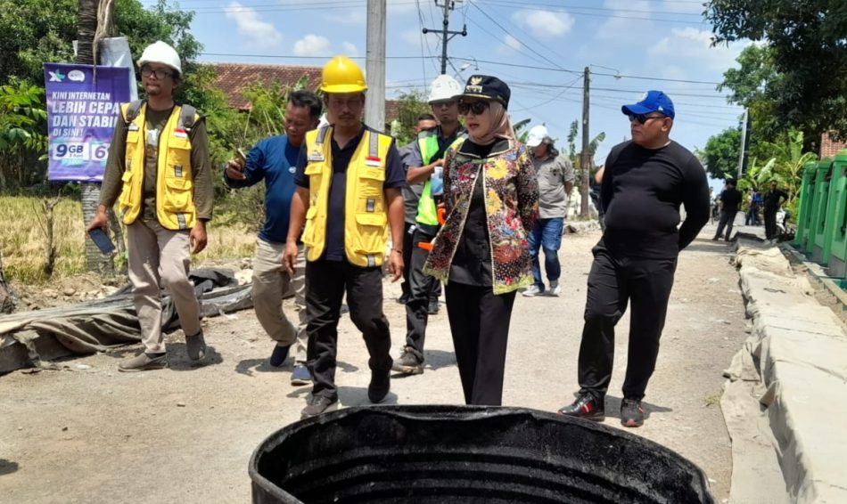 Bupati Optimis akan Selesaikan Jalan yang Rusak