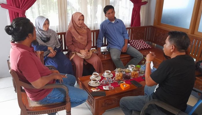 Diberhentikan Tanpa Alasan Jelas, Dua Guru Minta Perlindungan Hukum ke Klinik Hukum
