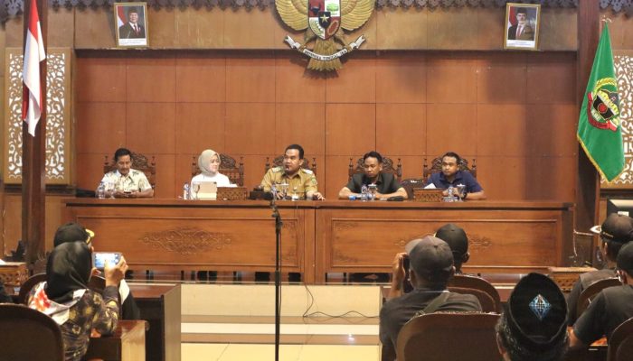 Pabrik Gula Blora Tak Beroperasi, Puluhan Petani Tebu Wadul ke DPRD