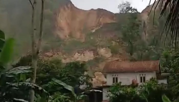 Diduga Dampak Penambangan, Gunung Kapur di Kawasan Semen Bima Longsor, 3 Rumah Dilaporkan Rusak Berat