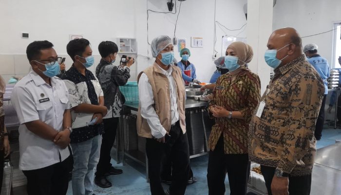 Bupati Tinjau SPPG di Ponpes Alfadlu Brangsong, Ini Pesannya