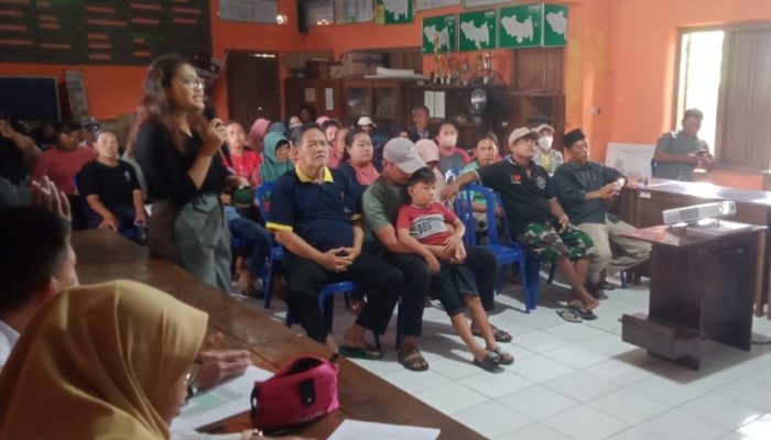 Memanas! Puluhan Warga Srebegan Demo Tolak Lapangan Dibangun KDMP