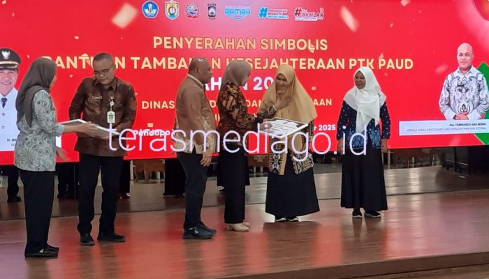 Ribuan Guru TK PAUD Tepuk Tangan Riuh, Ketika Bupati Sampaikan Bantuan Kesejahteraan untuk 12 Bulan