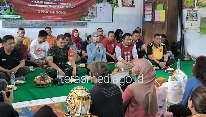 Bupati Meminta Camat untuk Terus Monitoring Pelaksanaan Kegiatan Bersih Desa