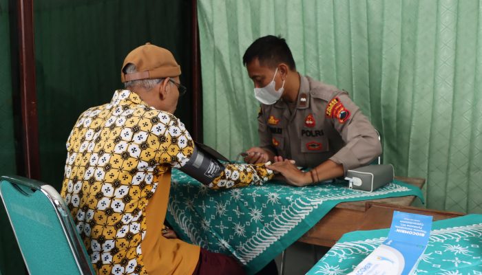 Sidokkes Polres Buka Layanan Cek Kesehatan Gratis, Sasar Jamaah Masjid Agung