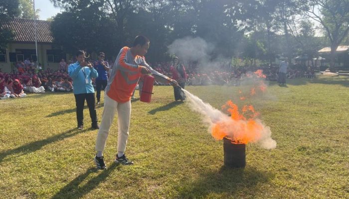 Damkar Rembang Tingkatkan Edukasi Keselamatan Kebakaran, Sekolah dan Instansi Antusias Ikuti Pelatihan