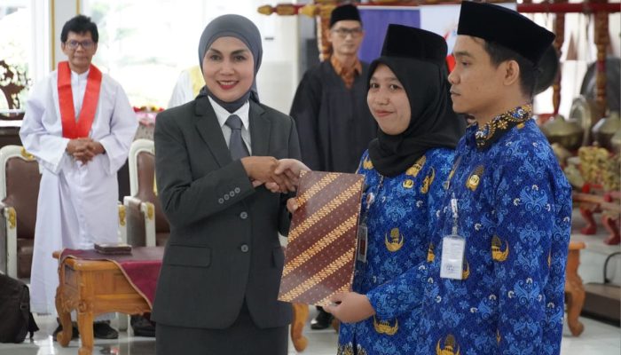 Bupati Ambil Sumpah dan Serahkan SK Pengangkatan 569 Orang PNS