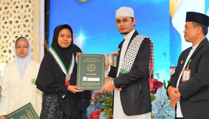 Ponpes Ibnu Abbas Klaten Mewisuda 471 Santri Sarat Prestasi Sampai Luar Negeri