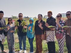Rhenald Kasali Support Petani Muda di Klaten Bersama Puskestan