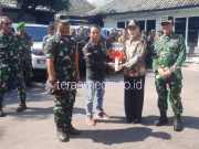 Bupati Tika Serahkan 30 Unit Armada Pick Up Mahindra Scorpion KDKMP di Halaman Makodim 0715/ Kendal