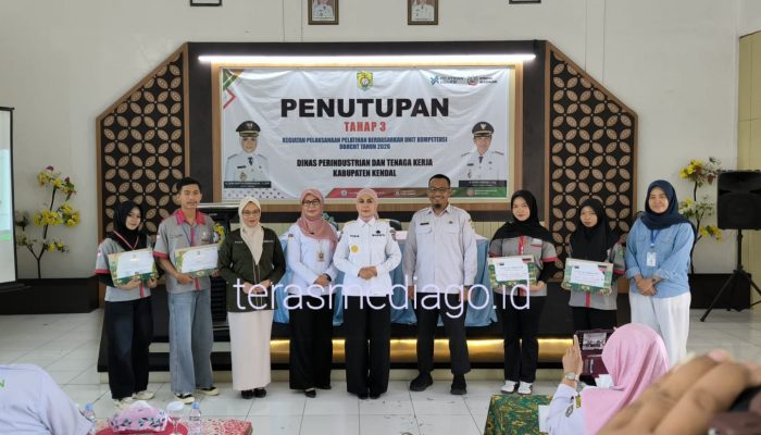 Bupati Tika Tutup Kegiatan Pelaksanaan Pelatihan Unit Kompetensi Tahap III