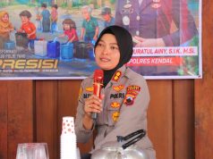 Polres Kendal Kunjungi Dusun Sirowo Berikan Bantuan Air Bersih dan Sembako