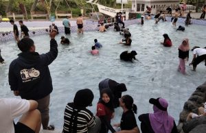 Ratusan Warga Bumdes Sinergi Sidowayah Berebut 1 Kuintal Lele