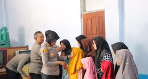 Kapolres Kendal Silaturahmi ke Panti Asuhan di Cepiring, Ajak Anak Yatim Fokus Belajar