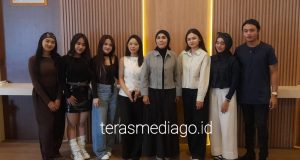 Bupati Berangkatkan Pawai Artis dari Depan Rumah Dinas, Ini yang Disampaikan