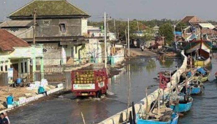 Pemkab Demak Fokuskan Peningkatan Infrastruktur di Wilayah Terdampak Rob