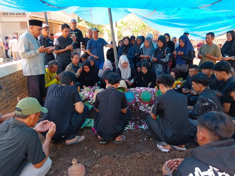 Korban KM Virgo Dimakamkan Berbarengan di Hari Pernikahan Kakaknya
