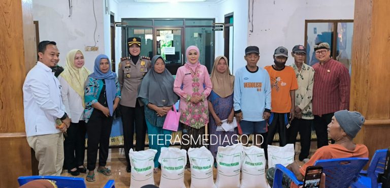 Bupati Tika Pastikan Penyaluran Bantuan Beras CPP Berjalan Baik dan Tepat Sasaran