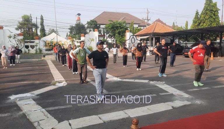 Sekretariat DPRD Kendal Gelar Senam Aerobik Bersama untuk Pererat Keakraban
