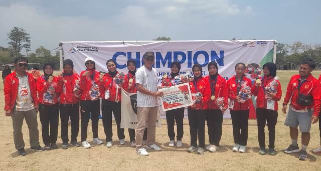 Tim Cabang Olahraga Hoki Outdoor Putra dan Putri Kendal Raih Medali Emas