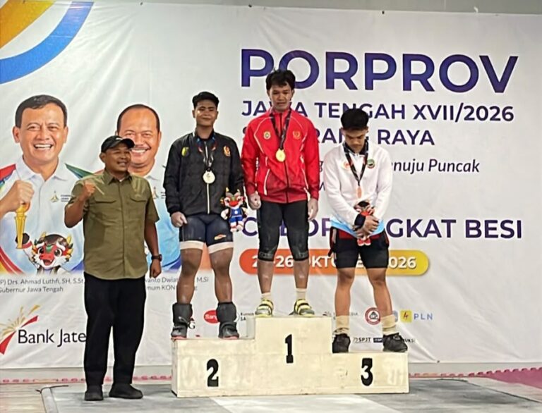 Cabor Angkat Besi Putra dan Drumband Putri Kendal Sumbangkan Medali Emas